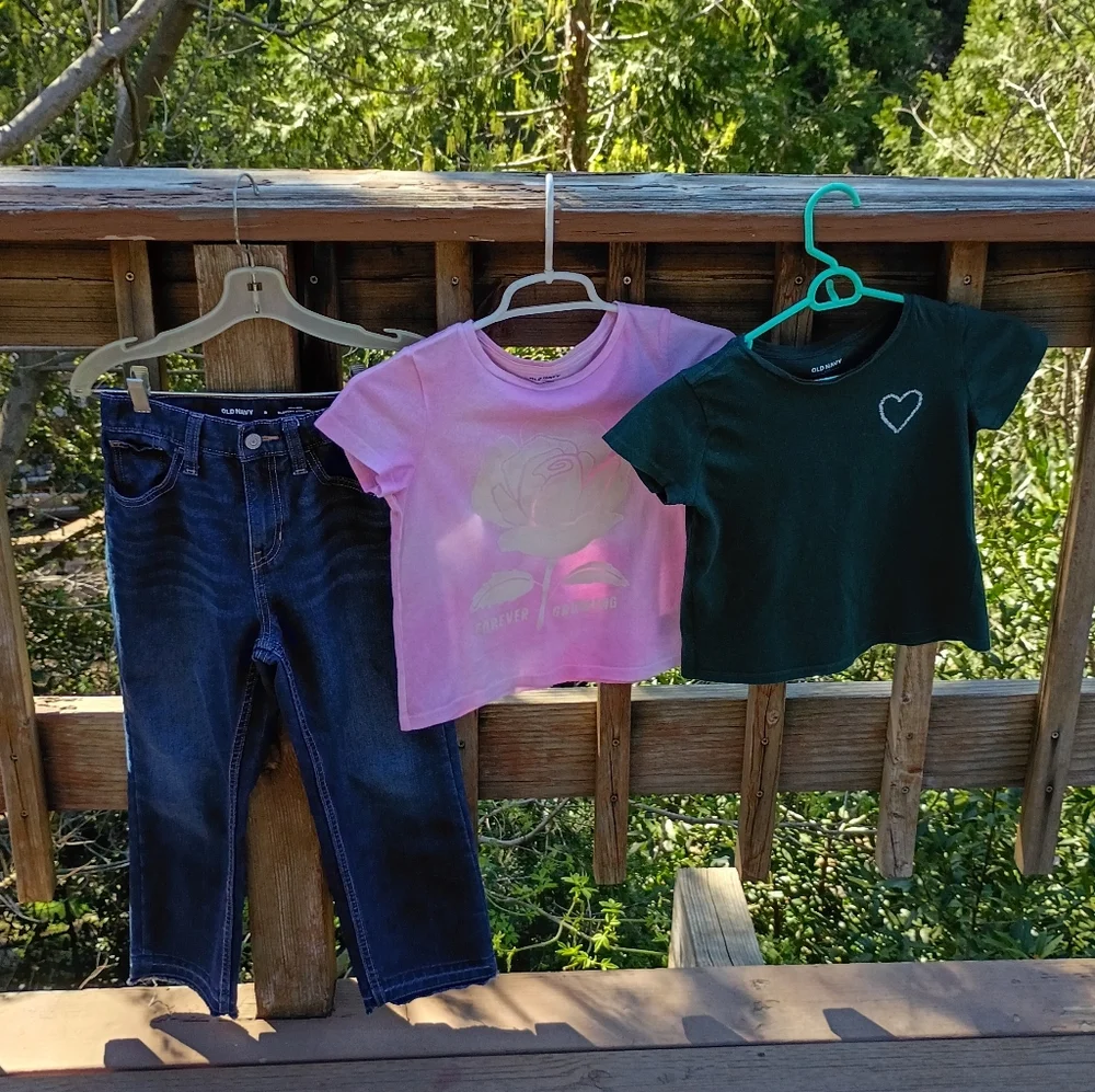 Old Navy Jeans and tees sz 8